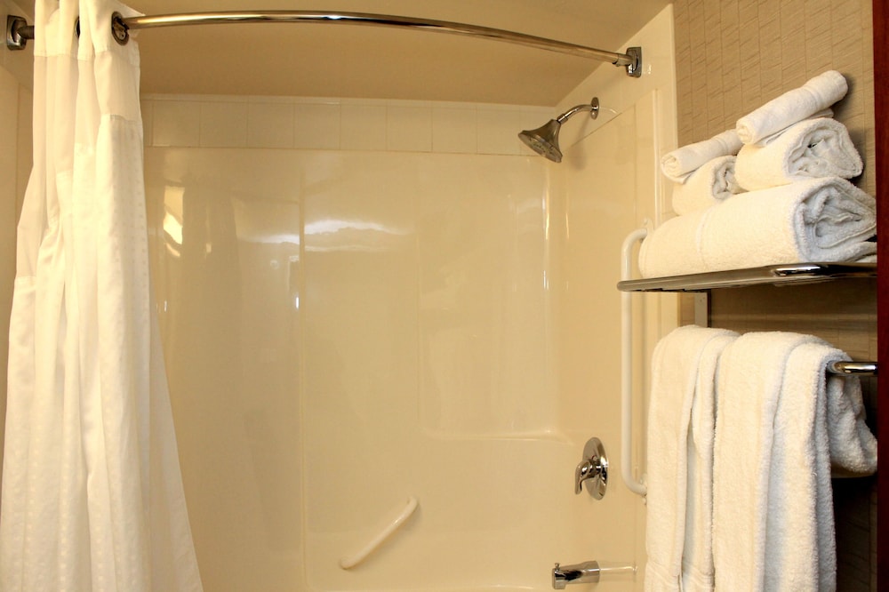 holiday inn express and suites sherwood park edmonton area by ihg