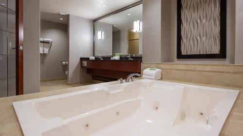 holiday inn express and suites sherwood park edmonton area by ihg