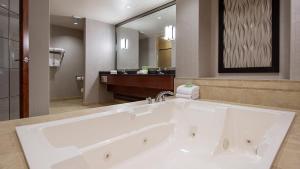 holiday inn express and suites sherwood park edmonton area by ihg