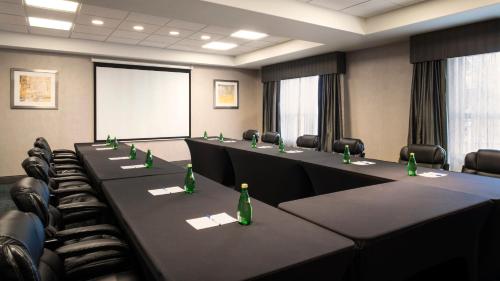 holiday inn express and suites sherwood park edmonton area by ihg