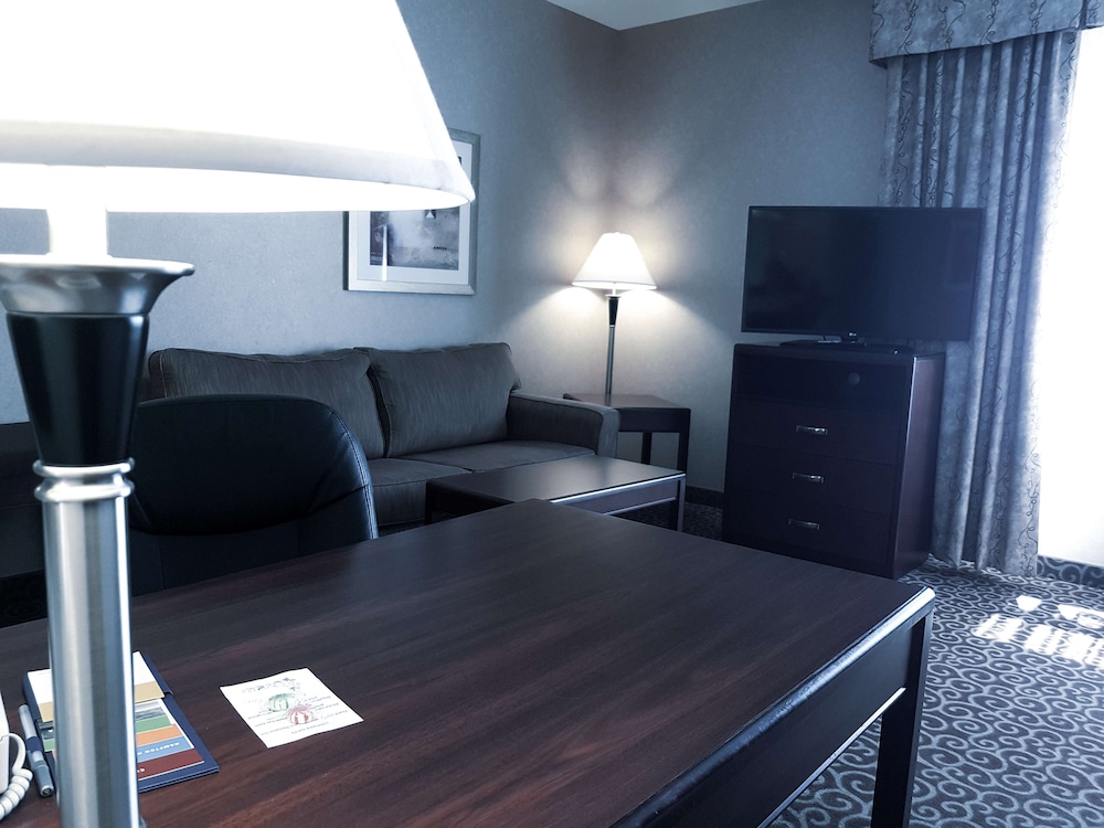 hampton inn and suites by hilton edmonton intl airport
