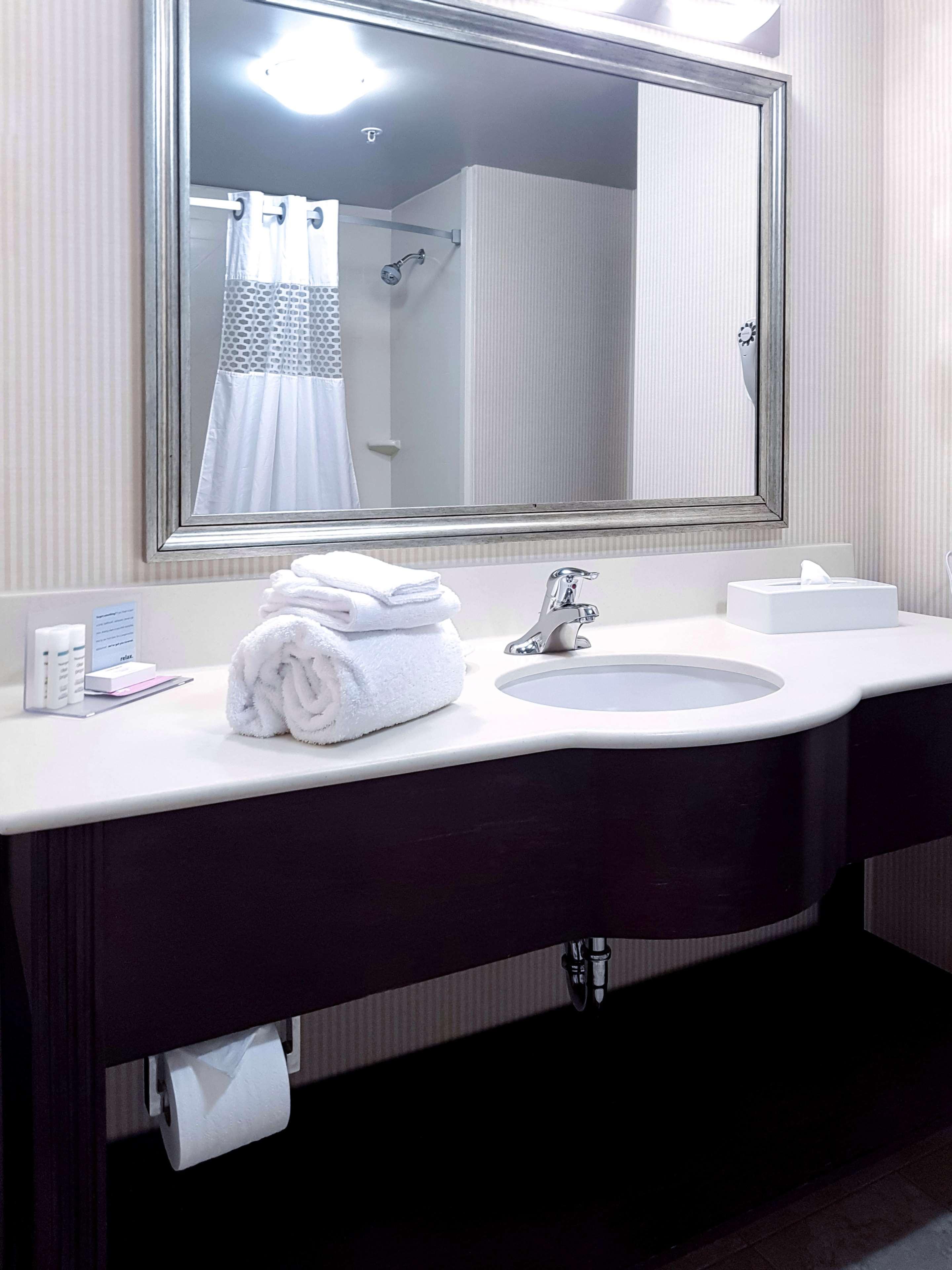 hampton inn and suites by hilton edmonton intl airport