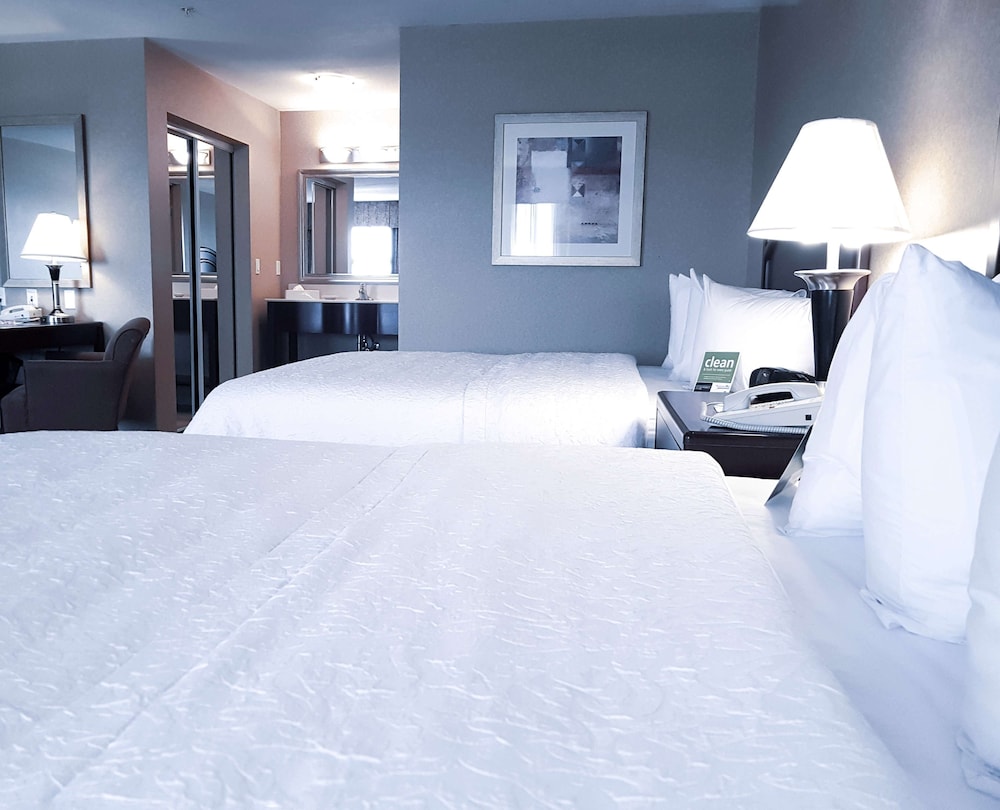 hampton inn and suites by hilton edmonton intl airport