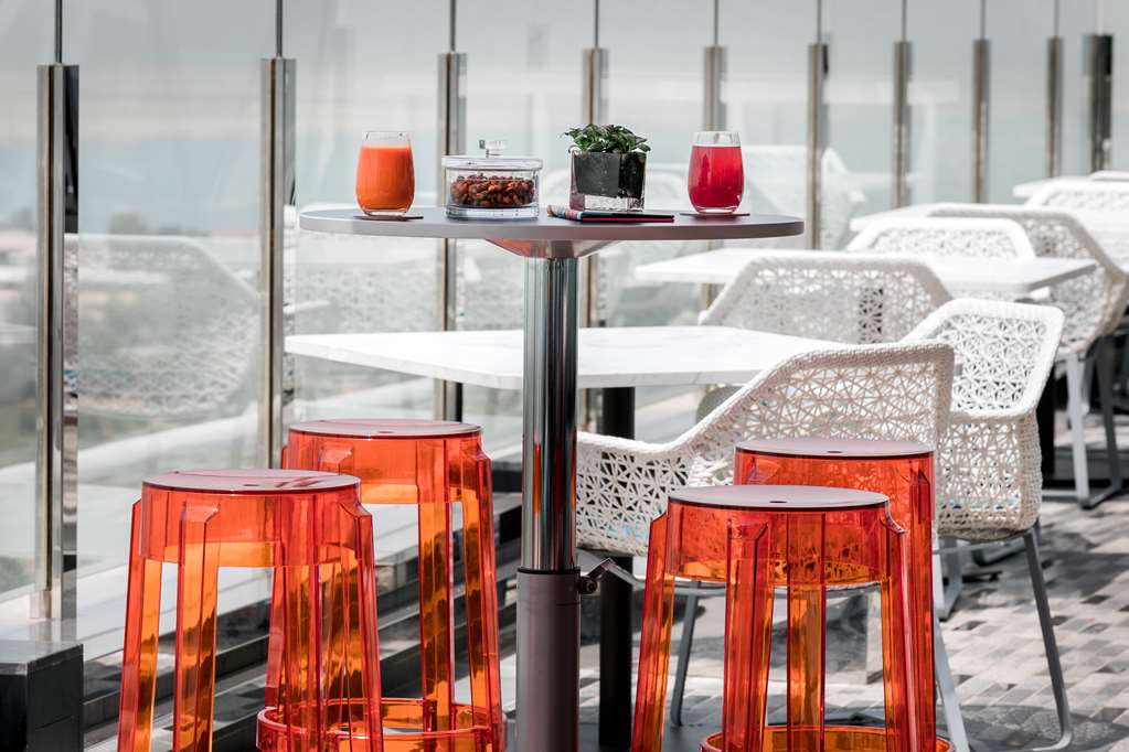 andaz capital gate abu dhabi by hyatt