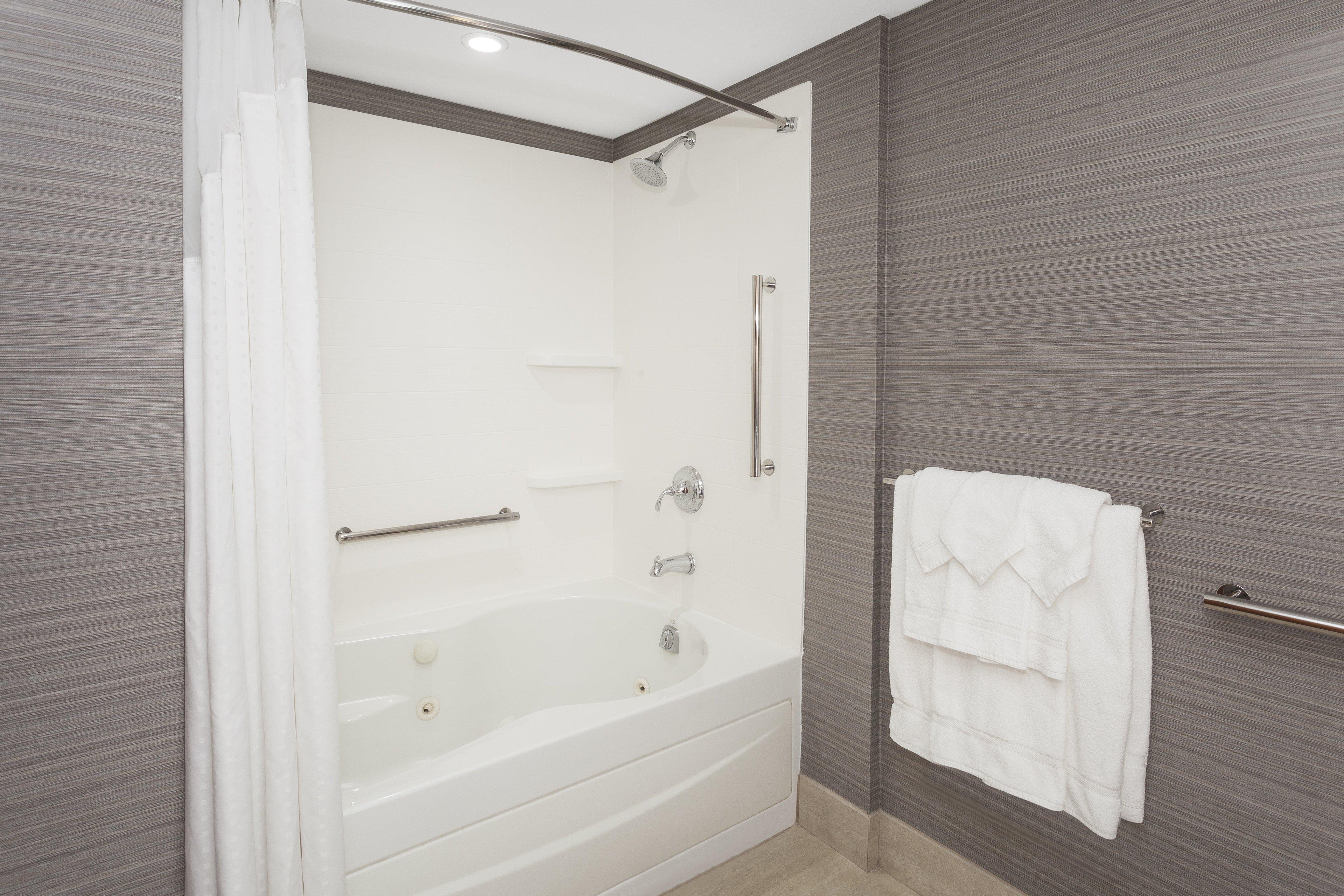 holiday inn express and suites long island east end