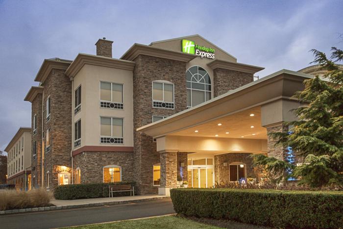 holiday inn express and suites long island east end