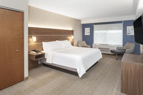 holiday inn express and suites long island east end