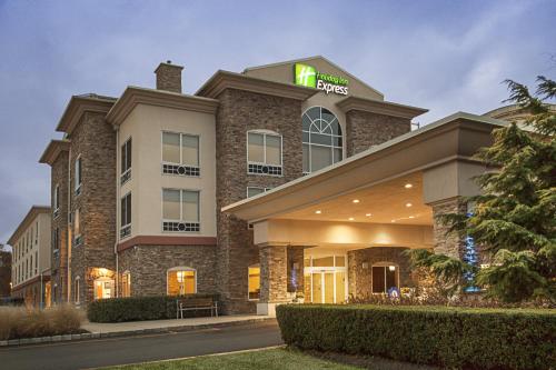 holiday inn express and suites long island east end