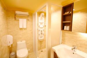 kindness hotel houyi jiuru