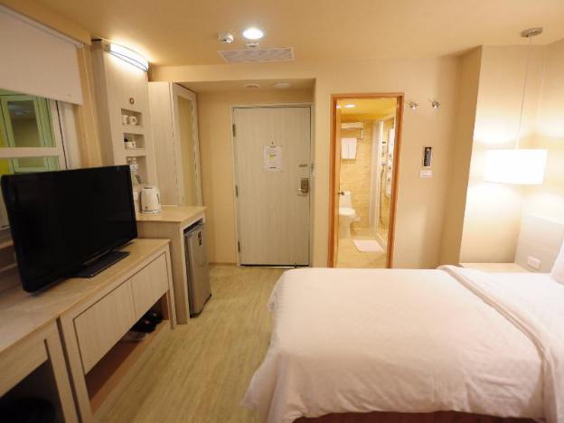 kindness hotel houyi jiuru