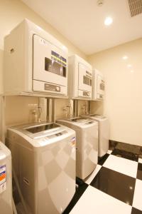 kindness hotel houyi jiuru