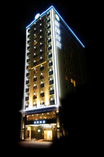 kindness hotel glory pier