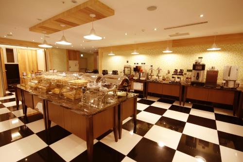 kindness hotel glory pier