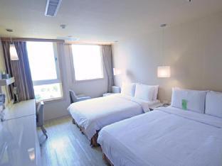 kindness hotel glory pier