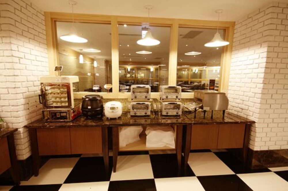 kindness hotel glory pier