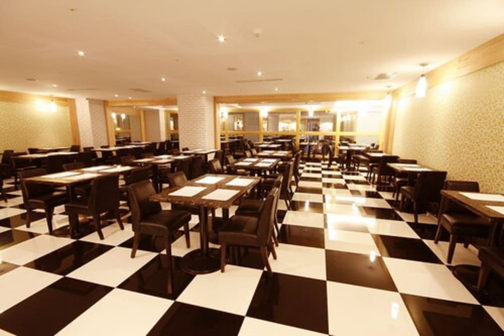 kindness hotel glory pier