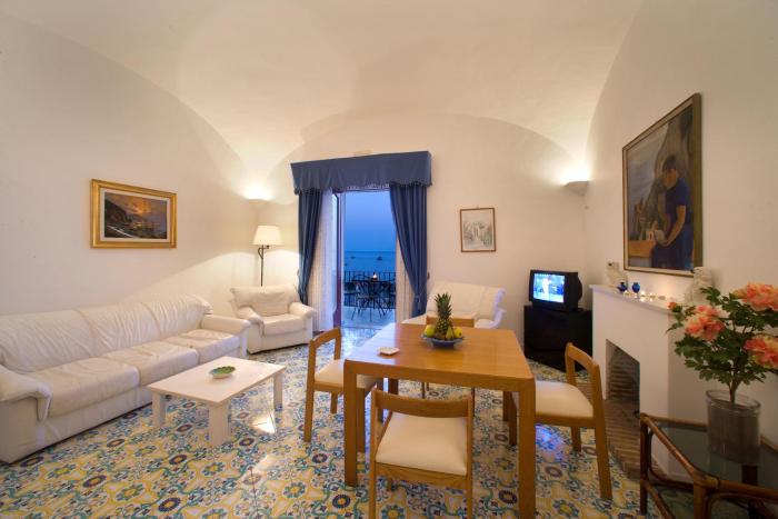 la caravella positano beach residence