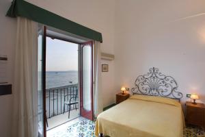 la caravella positano beach residence