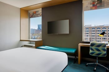 aloft milwaukee downtown