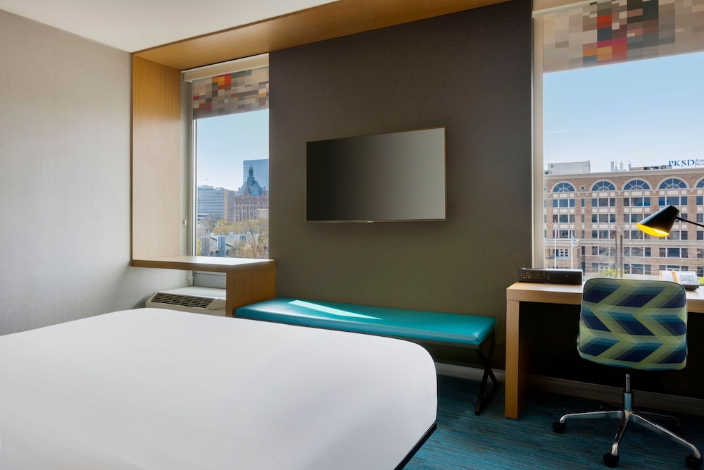 aloft milwaukee downtown