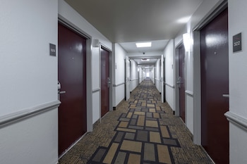 red roof inn raleigh north crabtree mall lenovo center