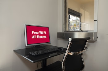 red roof inn raleigh north crabtree mall lenovo center