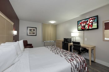 red roof inn raleigh north crabtree mall lenovo center
