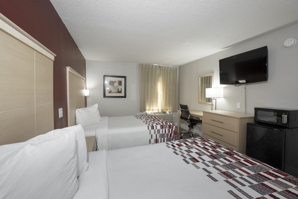 red roof inn raleigh north crabtree mall lenovo center