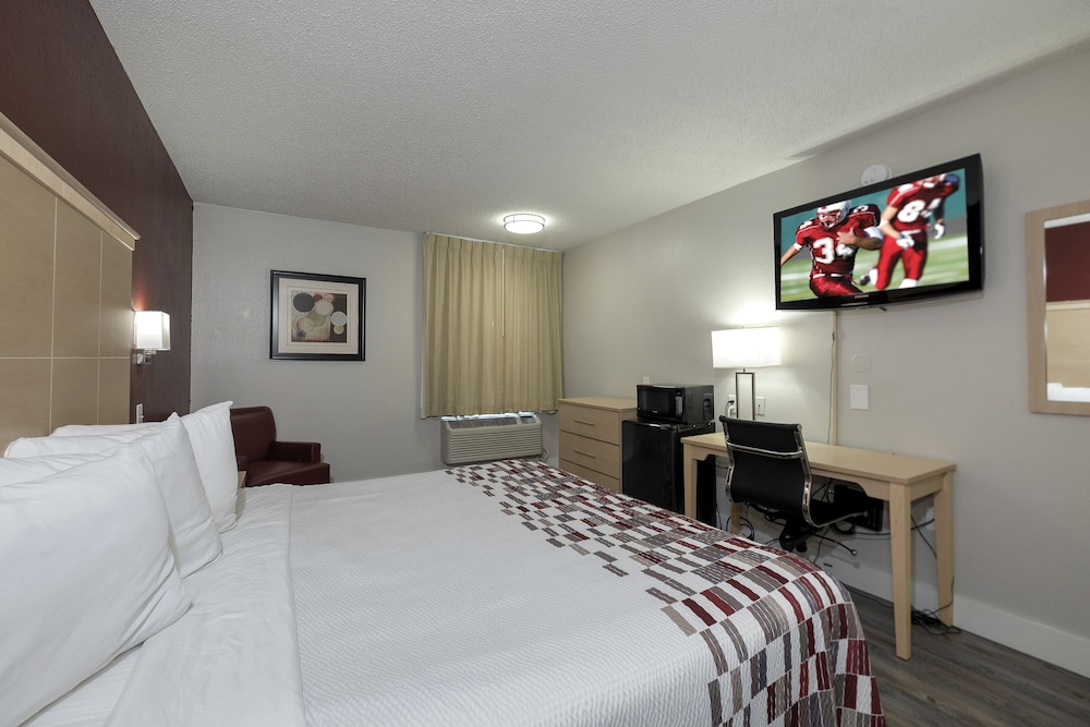 red roof inn raleigh north crabtree mall lenovo center