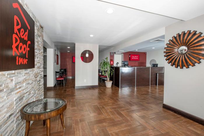 red roof inn raleigh north crabtree mall lenovo center