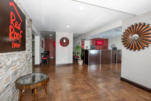 red roof inn raleigh north crabtree mall lenovo center