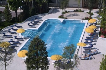 hotel la residence and idrokinesis