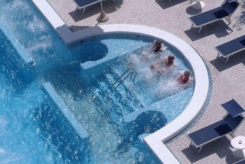 hotel la residence and idrokinesis