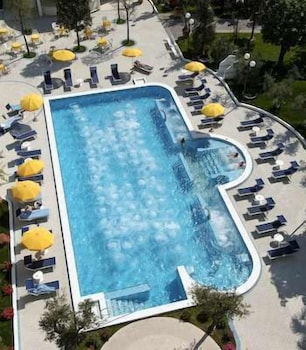 hotel la residence and idrokinesis