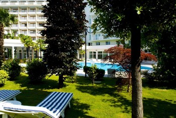 hotel la residence and idrokinesis