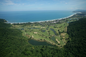 Nexus Resort & Spa Karambunai,,4 star