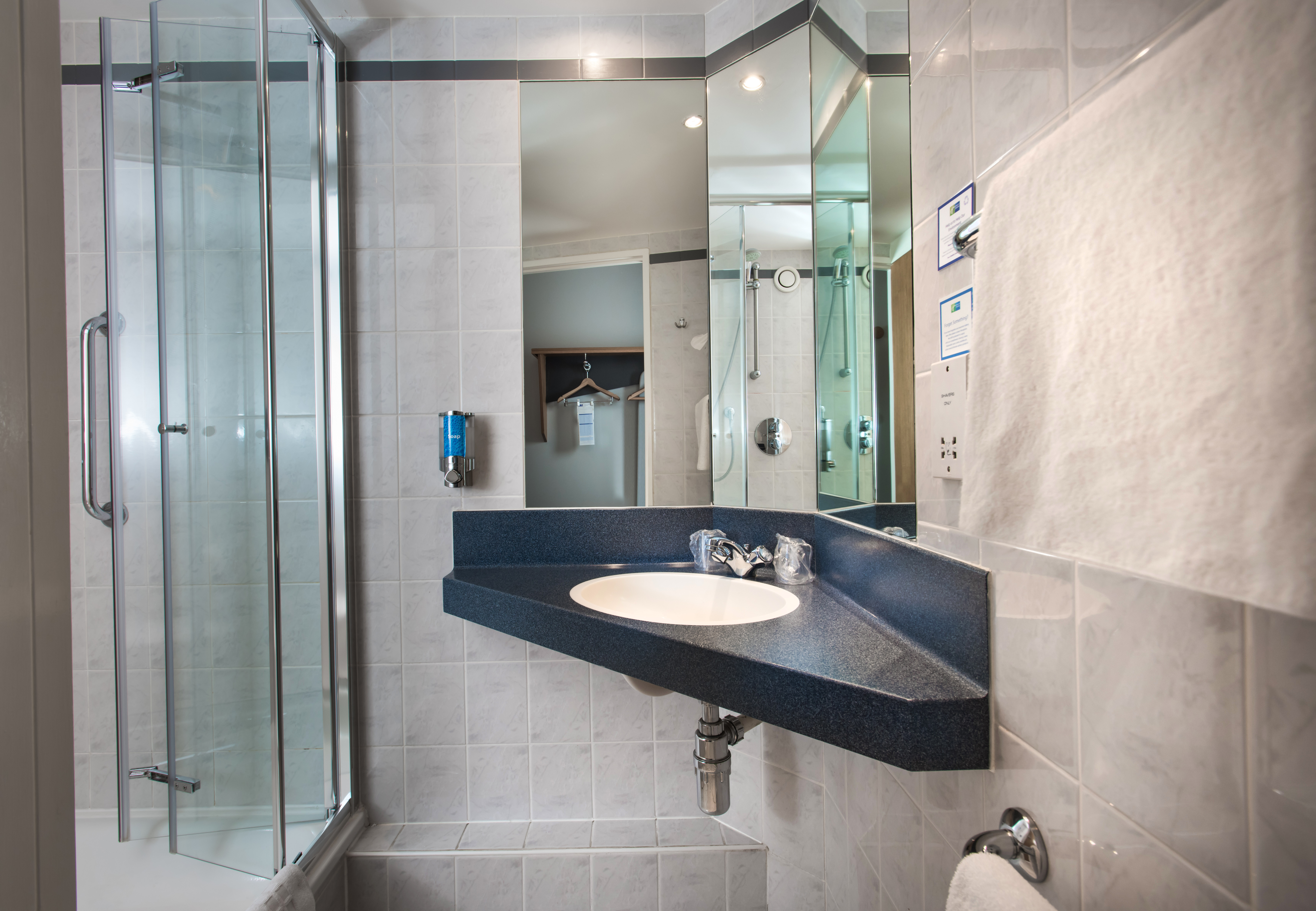holiday inn express glasgow city centre riverside by ihg