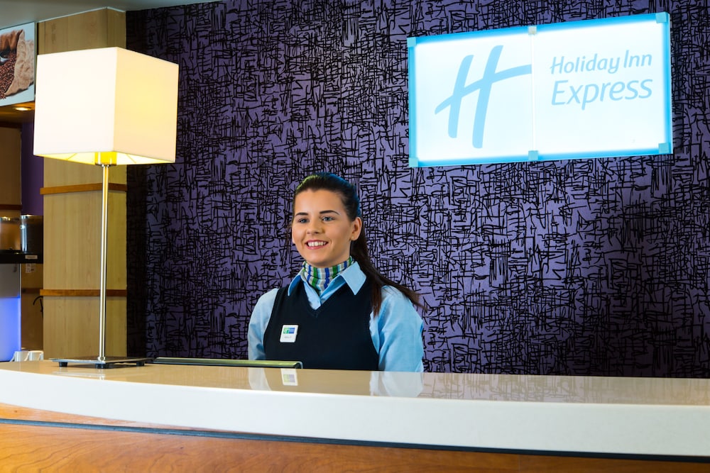holiday inn express glasgow city centre riverside by ihg