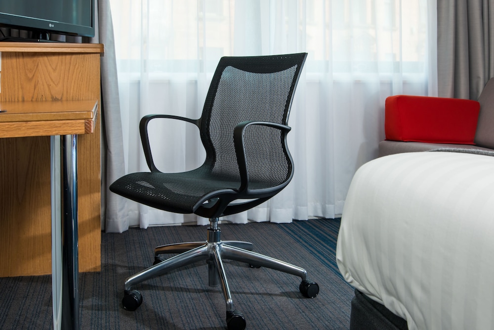 holiday inn express glasgow city centre riverside by ihg
