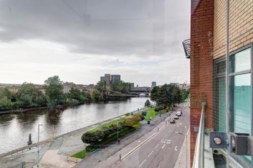 holiday inn express glasgow city centre riverside by ihg