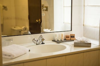 hotel bosque de renaca