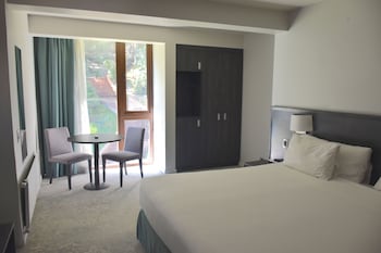 hotel bosque de renaca