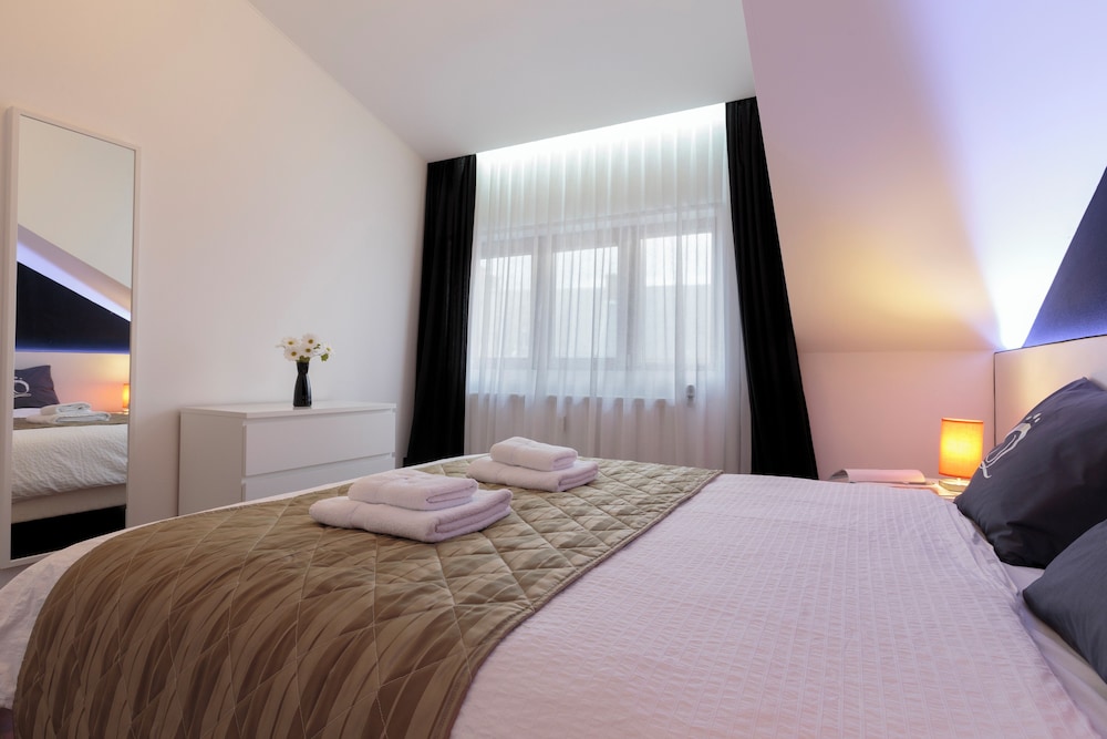 the queen luxury apartments villa giorgia