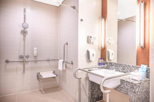 holiday inn express dongzhimen by ihg