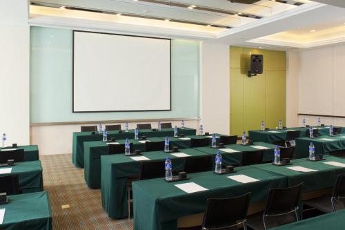 holiday inn express dongzhimen by ihg