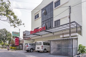 reddoorz syariah near stadion teladan medan