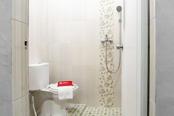 reddoorz syariah near stadion teladan medan