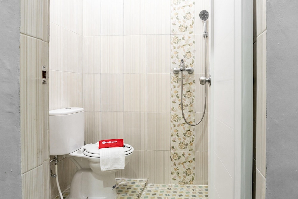 reddoorz syariah near stadion teladan medan