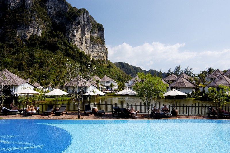 peace laguna resort and spa