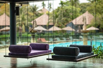 peace laguna resort and spa